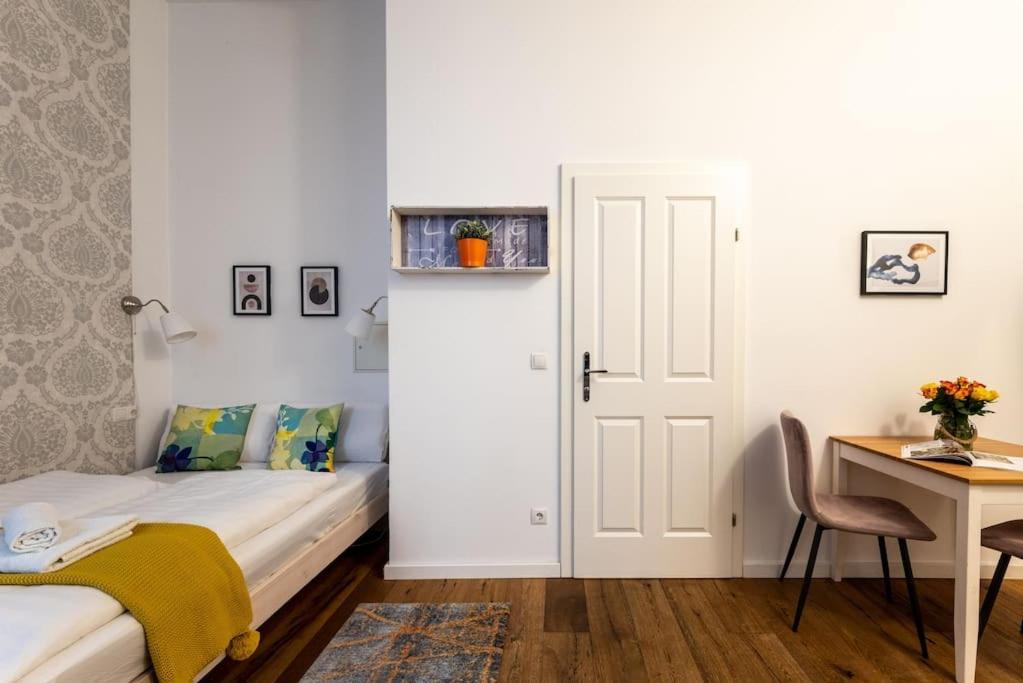 Compact Studio Near Center By Hm ウィーン エクステリア 写真
