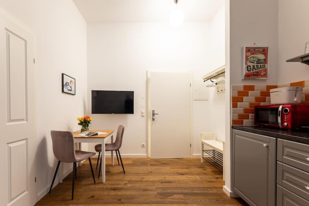 Compact Studio Near Center By Hm ウィーン エクステリア 写真